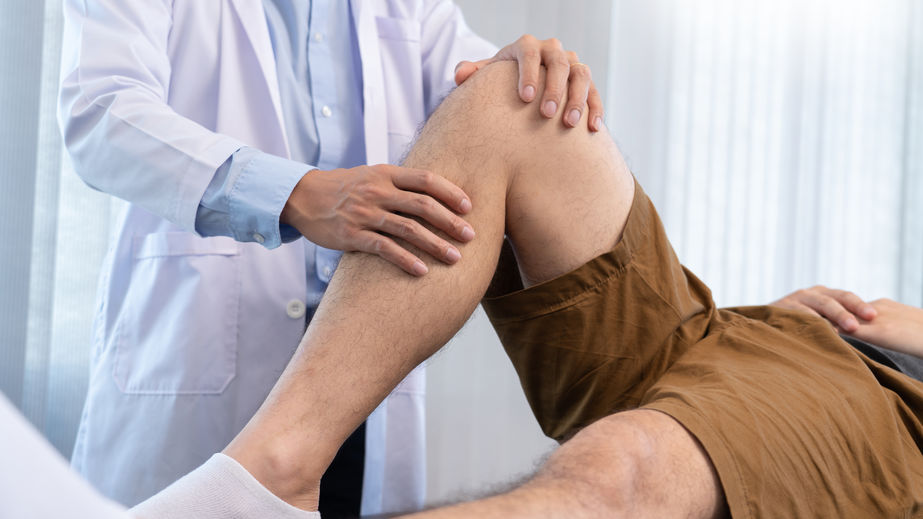 newport-center-surigcal-Knee-Arthritis-When-To-Talk-To-Your-Doctor-About-An-Arthroscopy